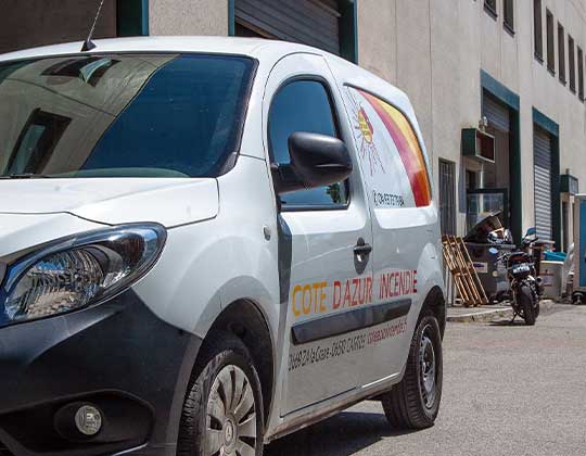 Véhicule Côte d'Azur Incendie à Carros près de Nice 06